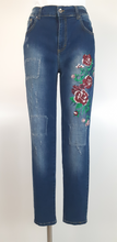 Carica l&#39;immagine nel visualizzatore di Gallery, GRETHA JEANS RICAMO ROSE G.P016R.2135
