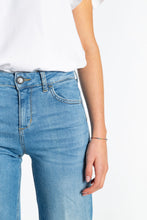 Carica l&#39;immagine nel visualizzatore di Gallery, Jeans cropped Liu Jo UA3060 DS004
